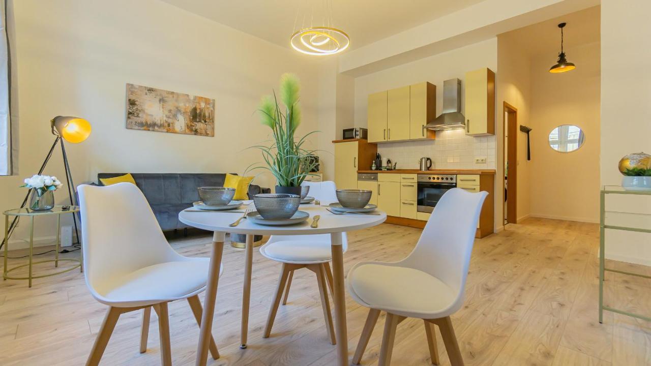 Cityapartment - 53 M², 2 Zimmer, Zentral, Netflix, Kueche, Waschmaschine Cottbus Exterior photo